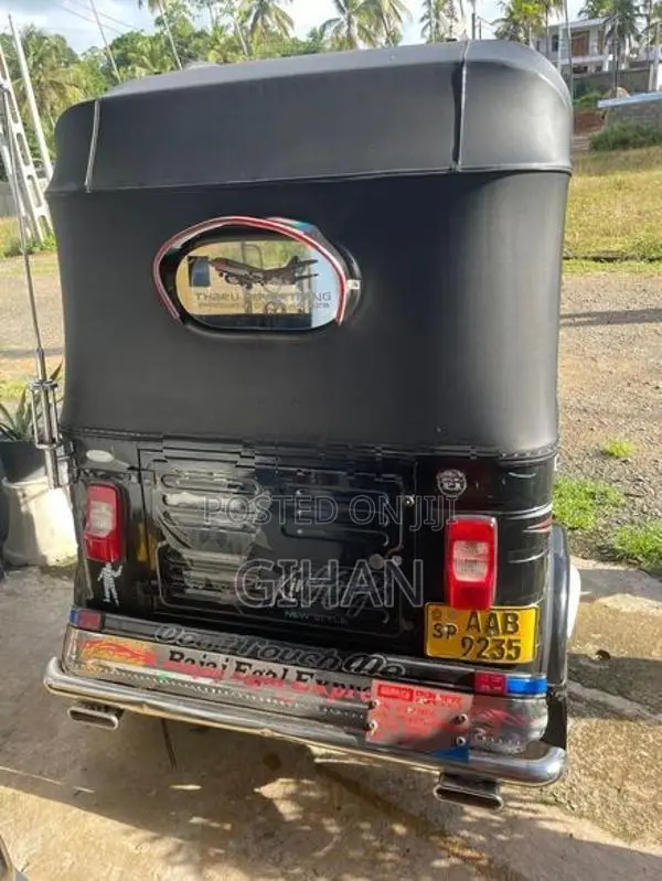 Bajaj RE 2012