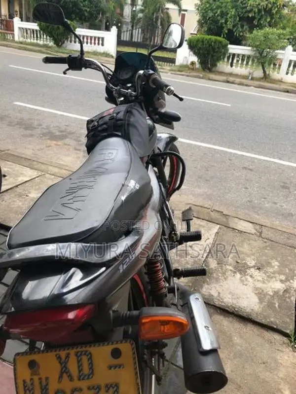 Bajaj Platina 125 2013