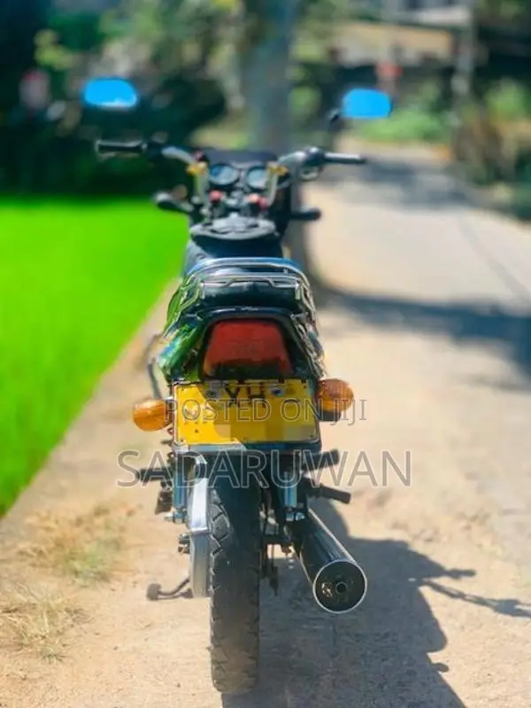 Bajaj CT100 2011