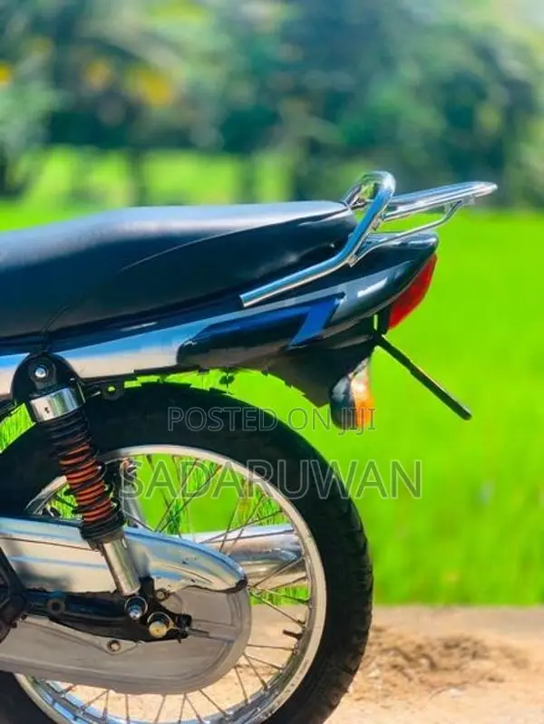 Bajaj CT100 2011