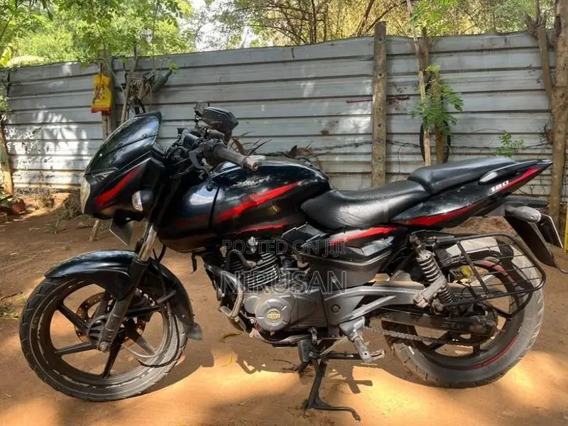 Bajaj Pulsar 180 2019