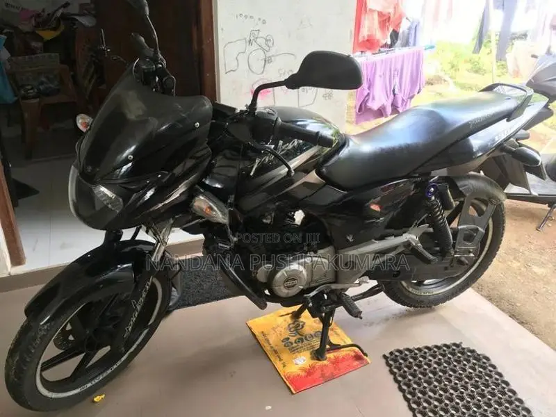 Bajaj Pulsar 150 2015