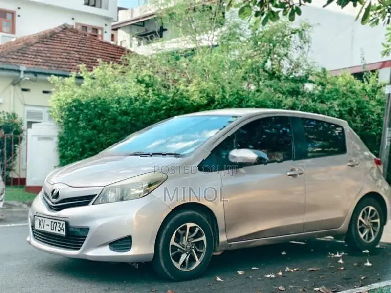 Toyota Vitz 2012