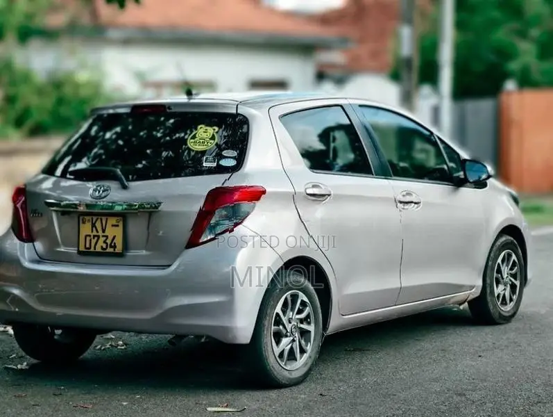Toyota Vitz 2012