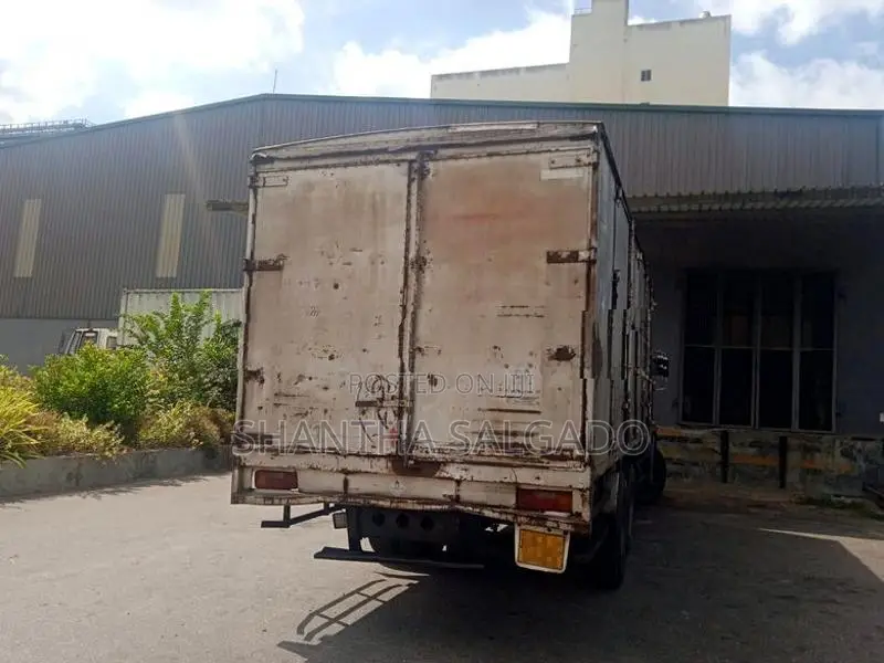 Mitsubishi Fuso 2013