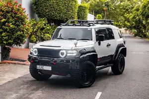 Toyota FJ Cruiser 4L V6 Modified 4x4 2015