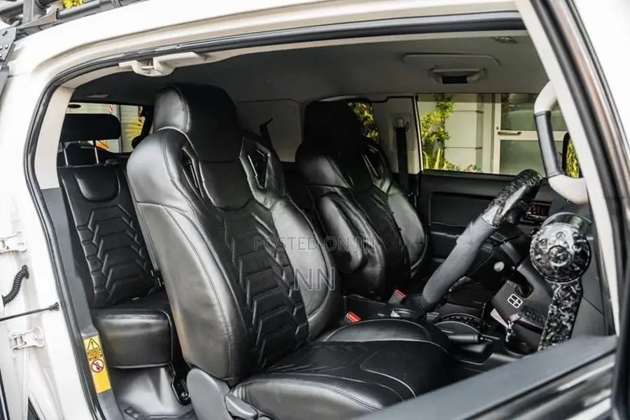 Toyota FJ Cruiser 4L V6 Modified 4x4 2015