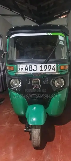 Bajaj RE 2016
