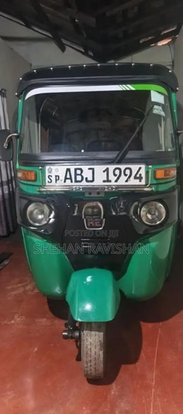 Bajaj RE 2016