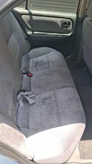 Nissan Bluebird 2000