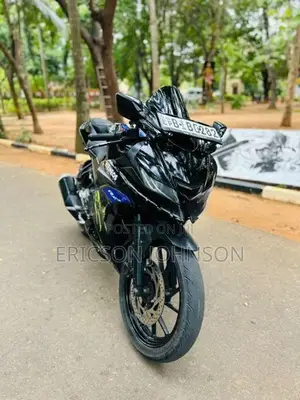 Yamaha R15 2019