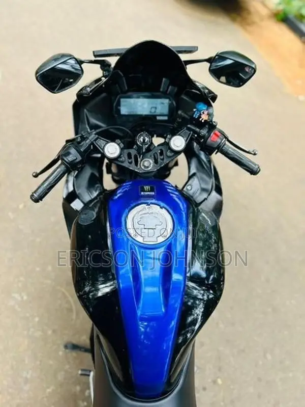 Yamaha R15 2019