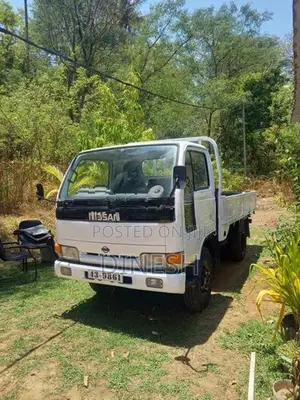 Nissan Atlas 1989