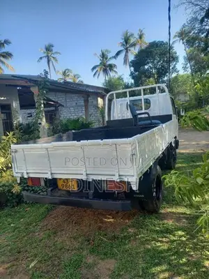 Nissan Atlas 1989