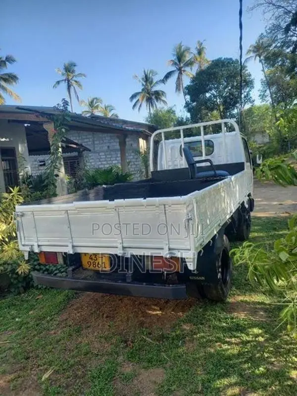 Nissan Atlas 1989