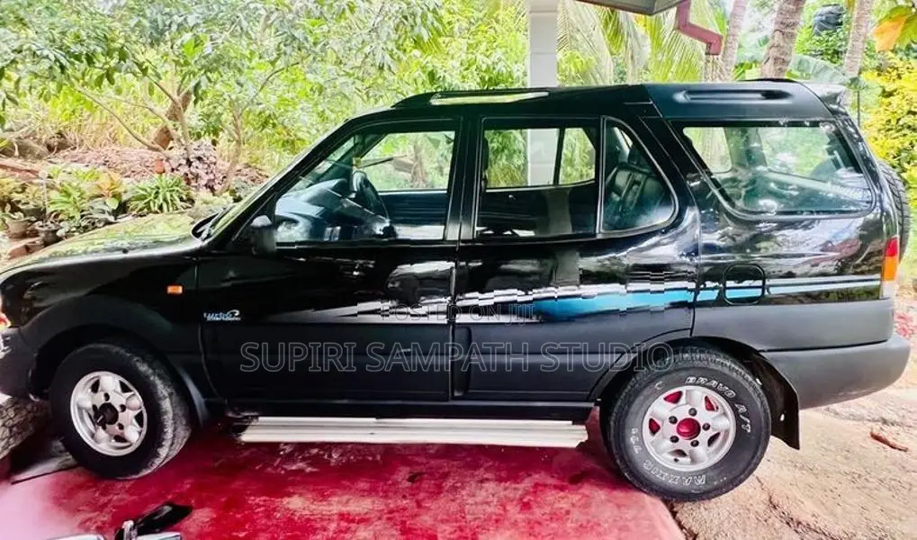 Tata Safari 2003