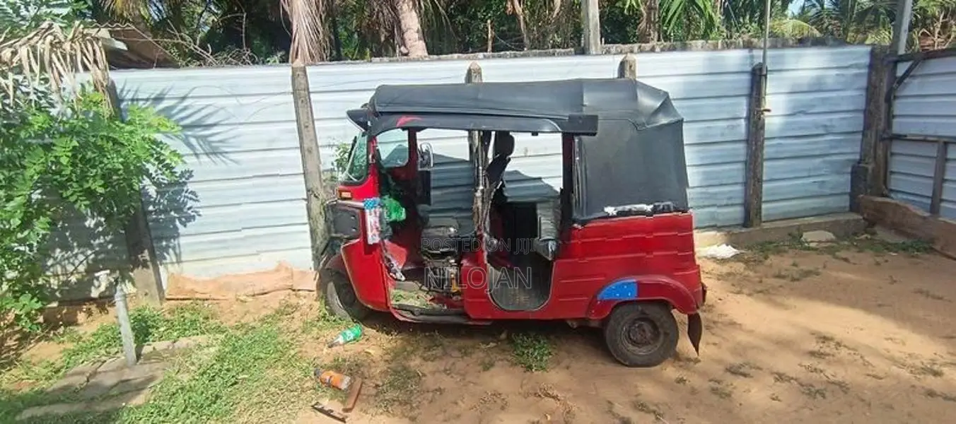 Bajaj RE Three Wheeler 2015