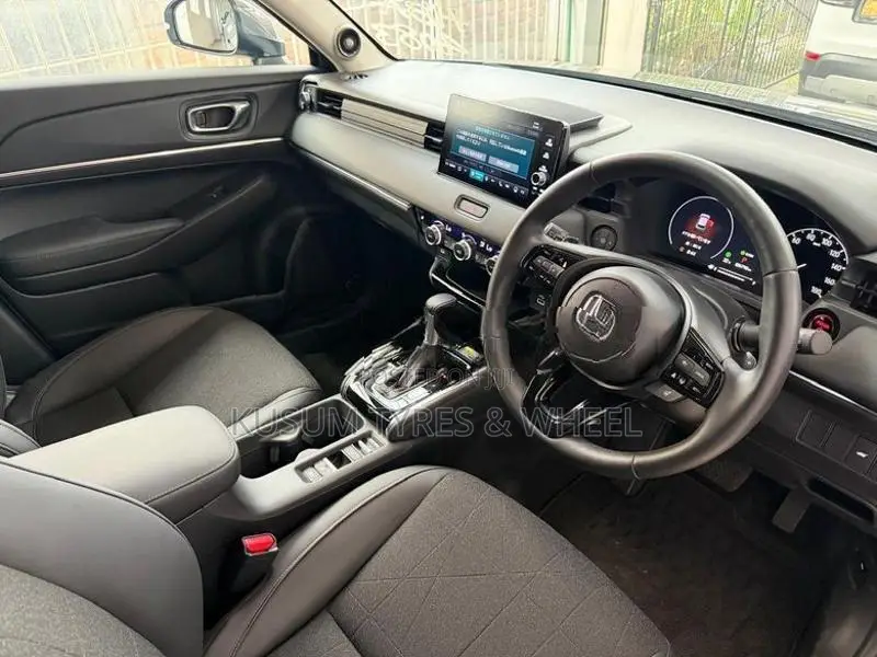Honda Vezel Z Premium 10 SPEAKRS 2026