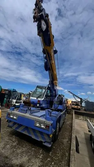TADANO 12 Ton Crane