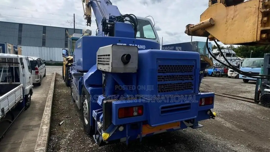 TADANO 12 Ton Crane