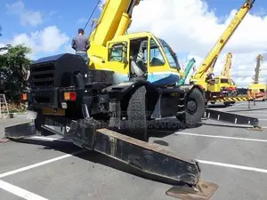 KOBELCO 25 Ton Crane