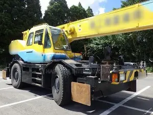 KOBELCO 25 Ton Crane