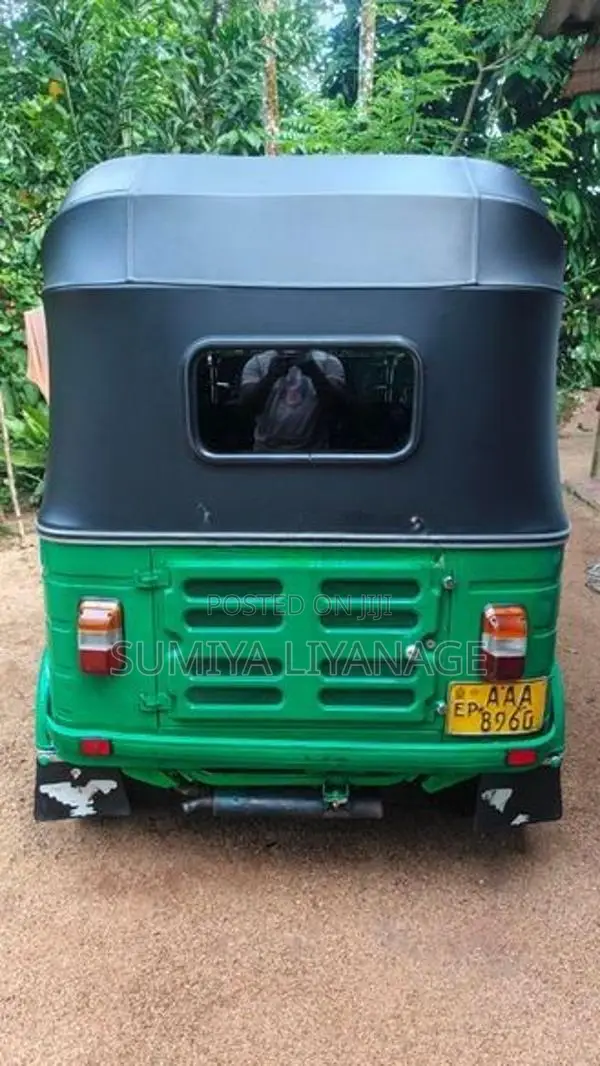 Bajaj RE 2012
