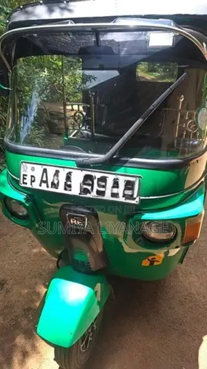 Bajaj RE 2012