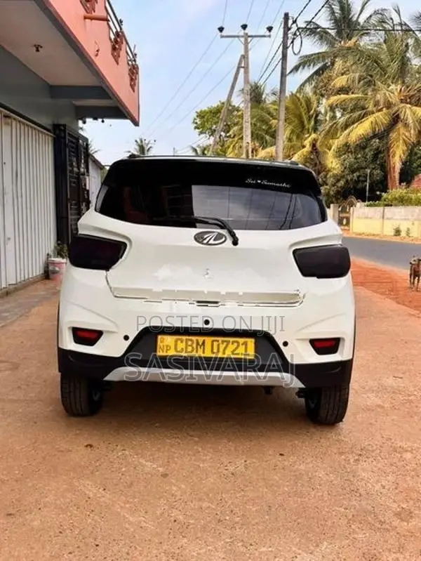 Mahindra KUV 100 2022
