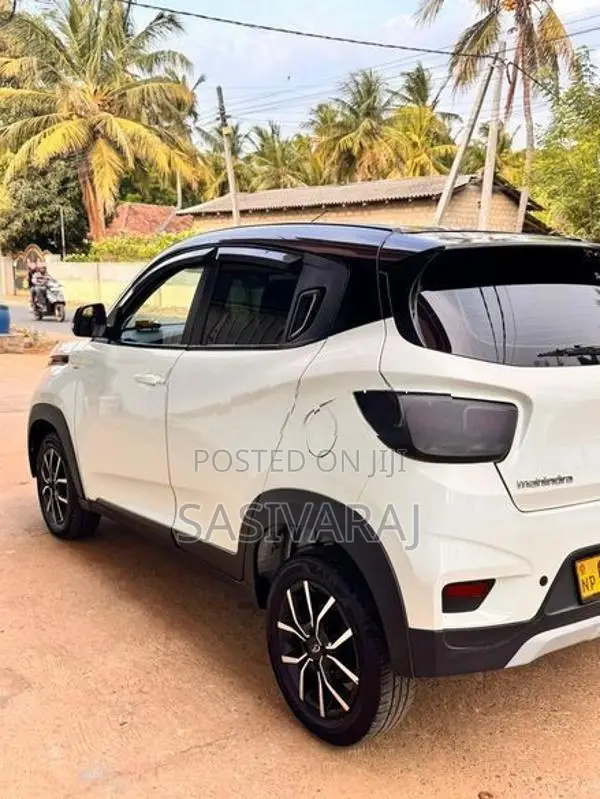 Mahindra KUV 100 2022