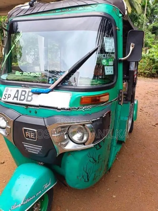 Bajaj RE 2015