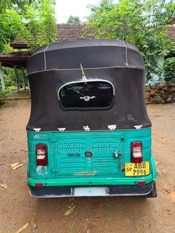 Bajaj RE 2015