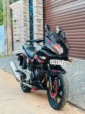 Bajaj Pulsar 220F 2009