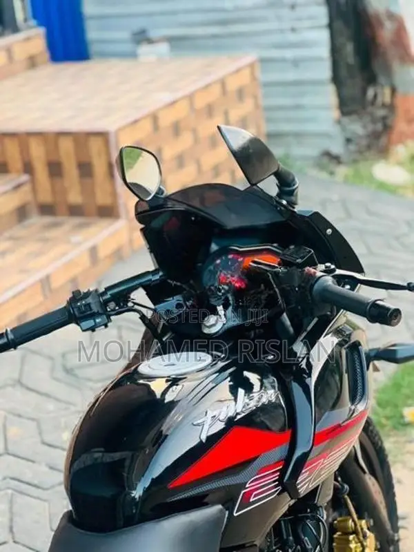 Bajaj Pulsar 220F 2009