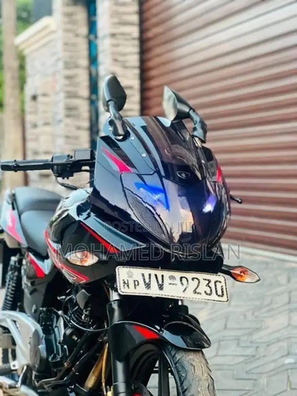 Bajaj Pulsar 220F 2009