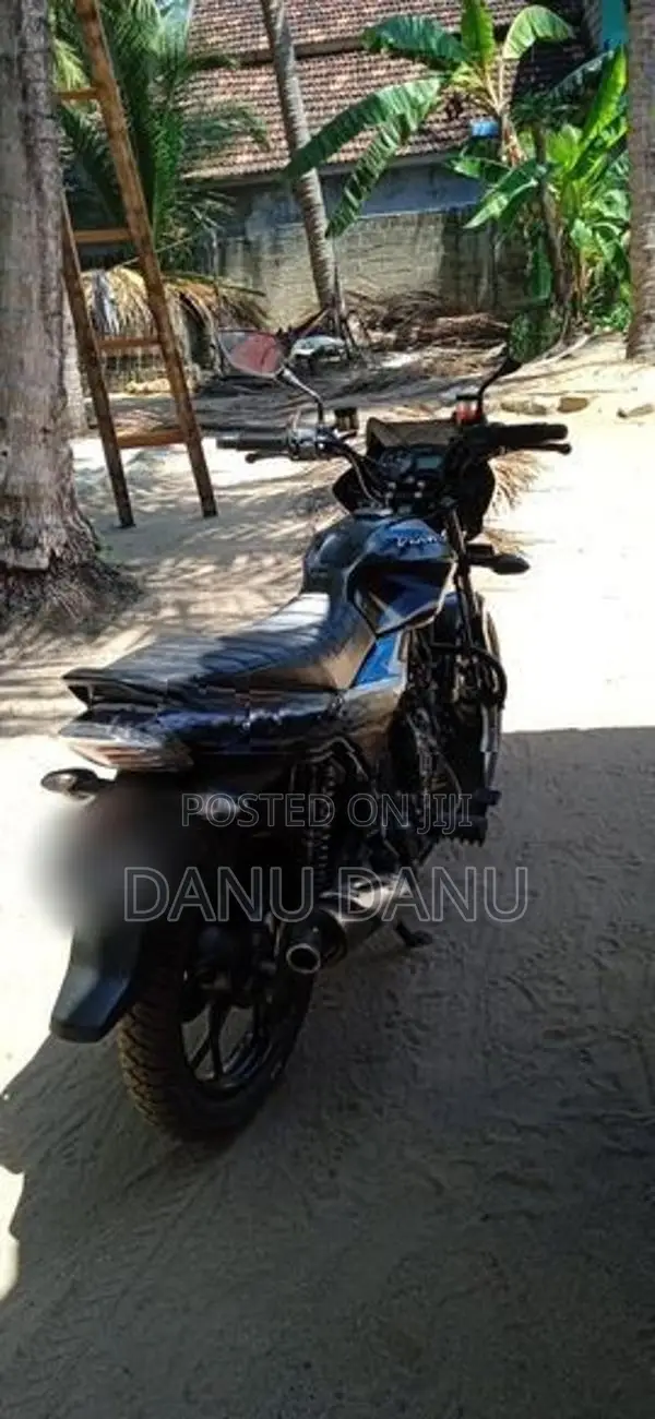 Bajaj Discover 125 2025