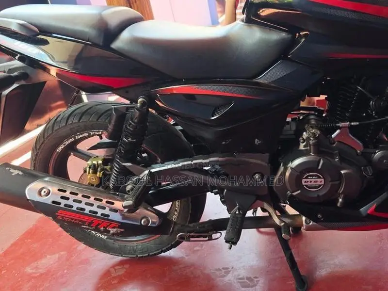 Bajaj Pulsar 180 2018