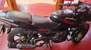Bajaj Pulsar 180 2018