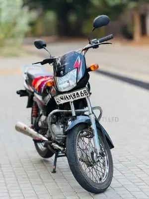 Bajaj CT100 2013