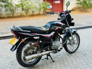 Bajaj CT100 2013