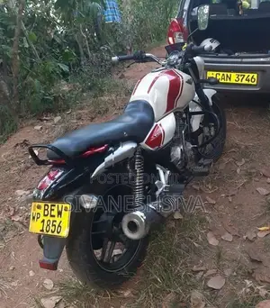Bajaj V15 2016