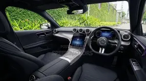 Mercedes Benz C200 AMG Premium Plus 2025