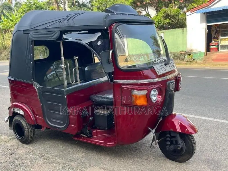 Bajaj RE 2011