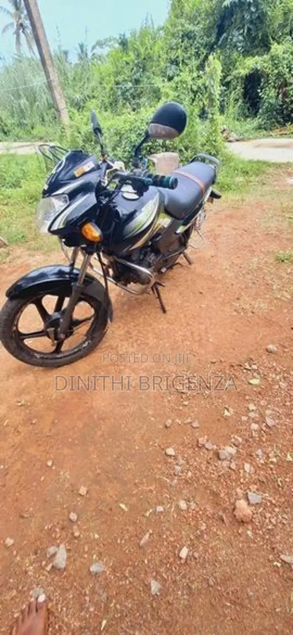 TVS Metro 2016
