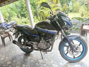 Bajaj Pulsar 180 2011