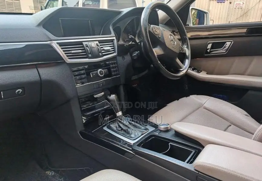 Mercedes Benz E200 2011