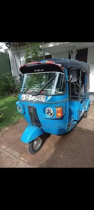 Bajaj RE 2010