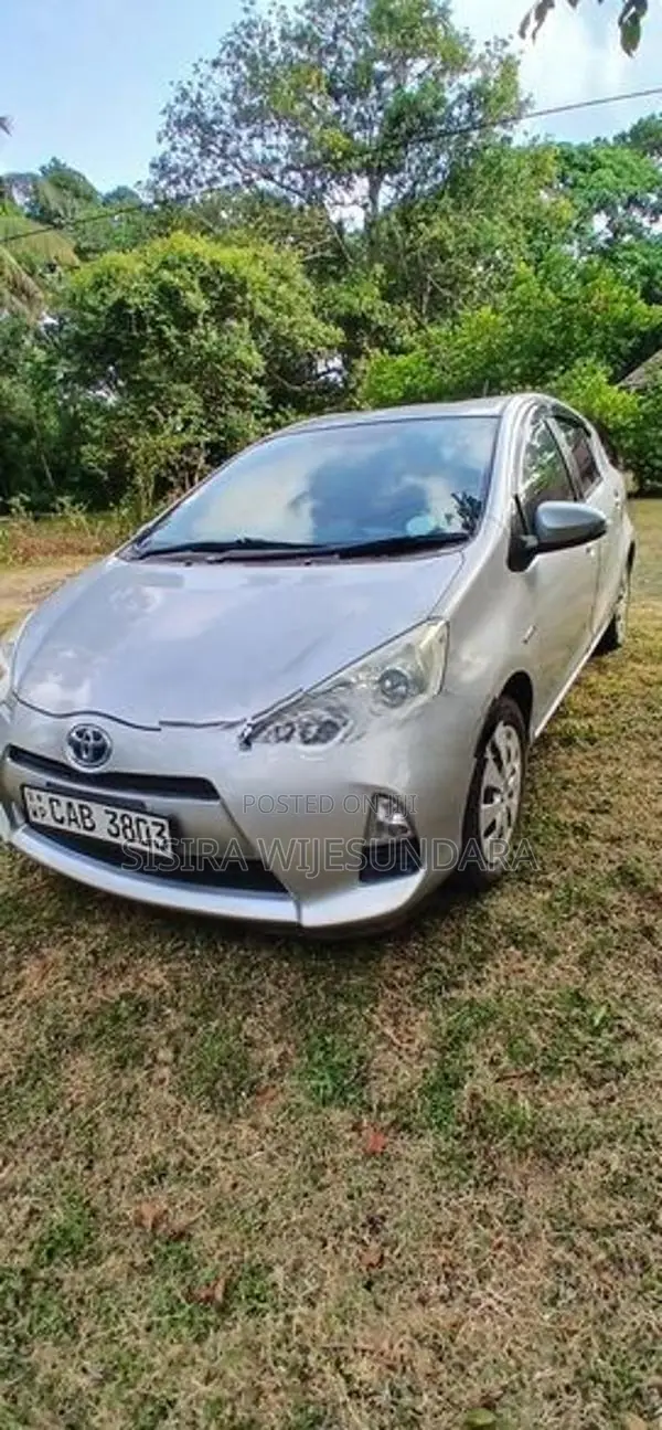 Toyota Aqua 2012
