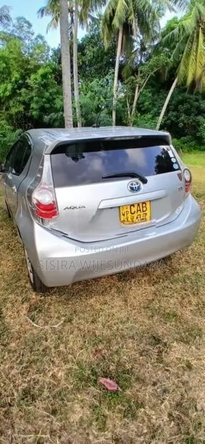 Toyota Aqua 2012