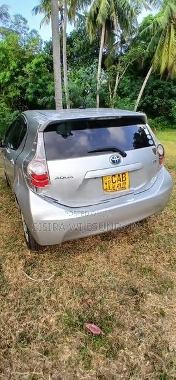 Toyota Aqua 2012